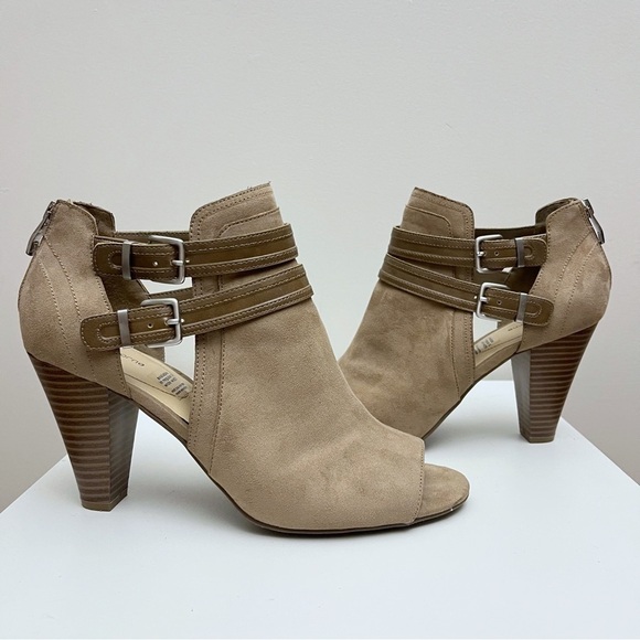 Liz Claiborne Genesis Tan Brown Buckled Strappy Peep Toe Block Heels Size 11 - Picture 1 of 8